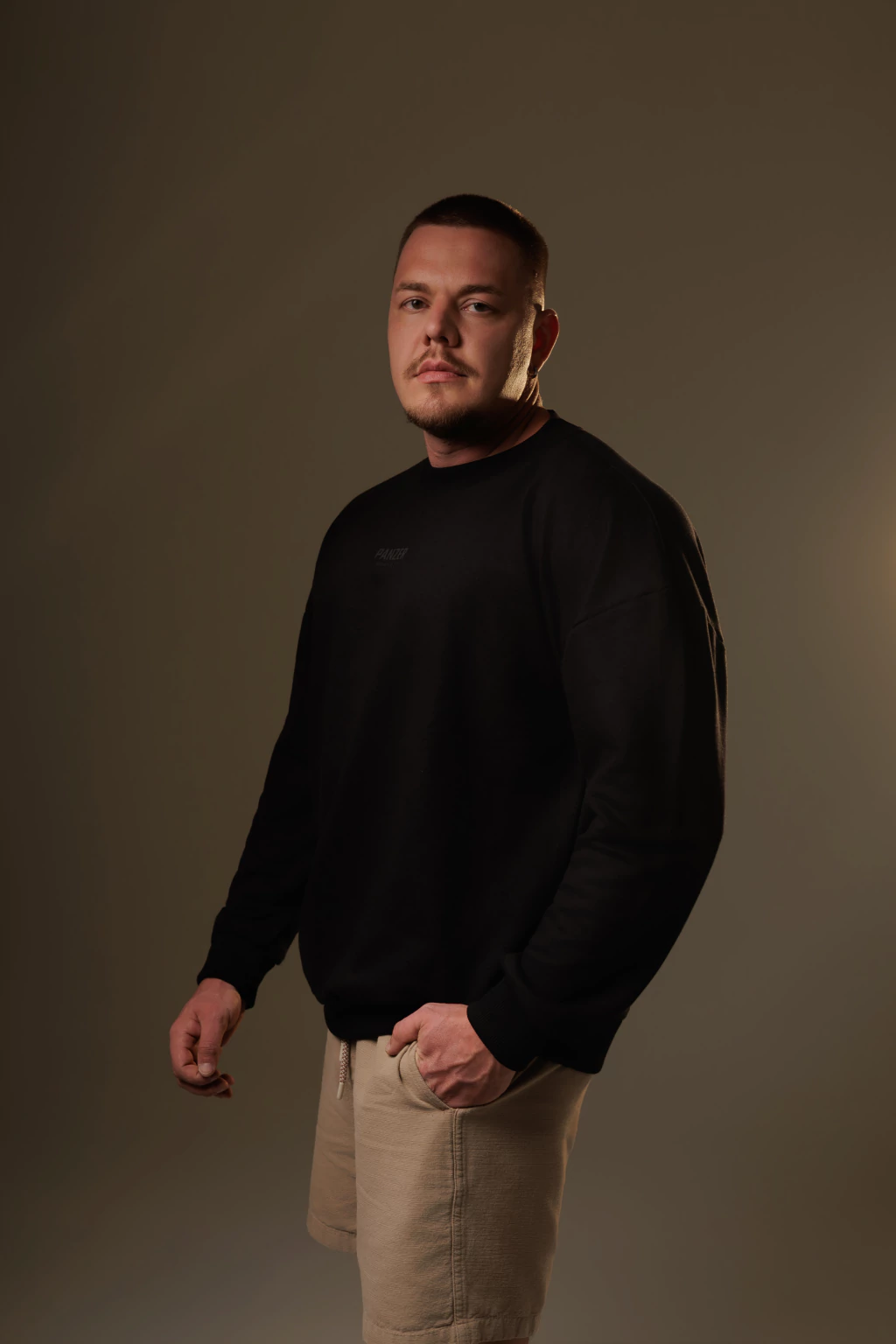 Casaco Moletom Oversized com Bolso — Preto