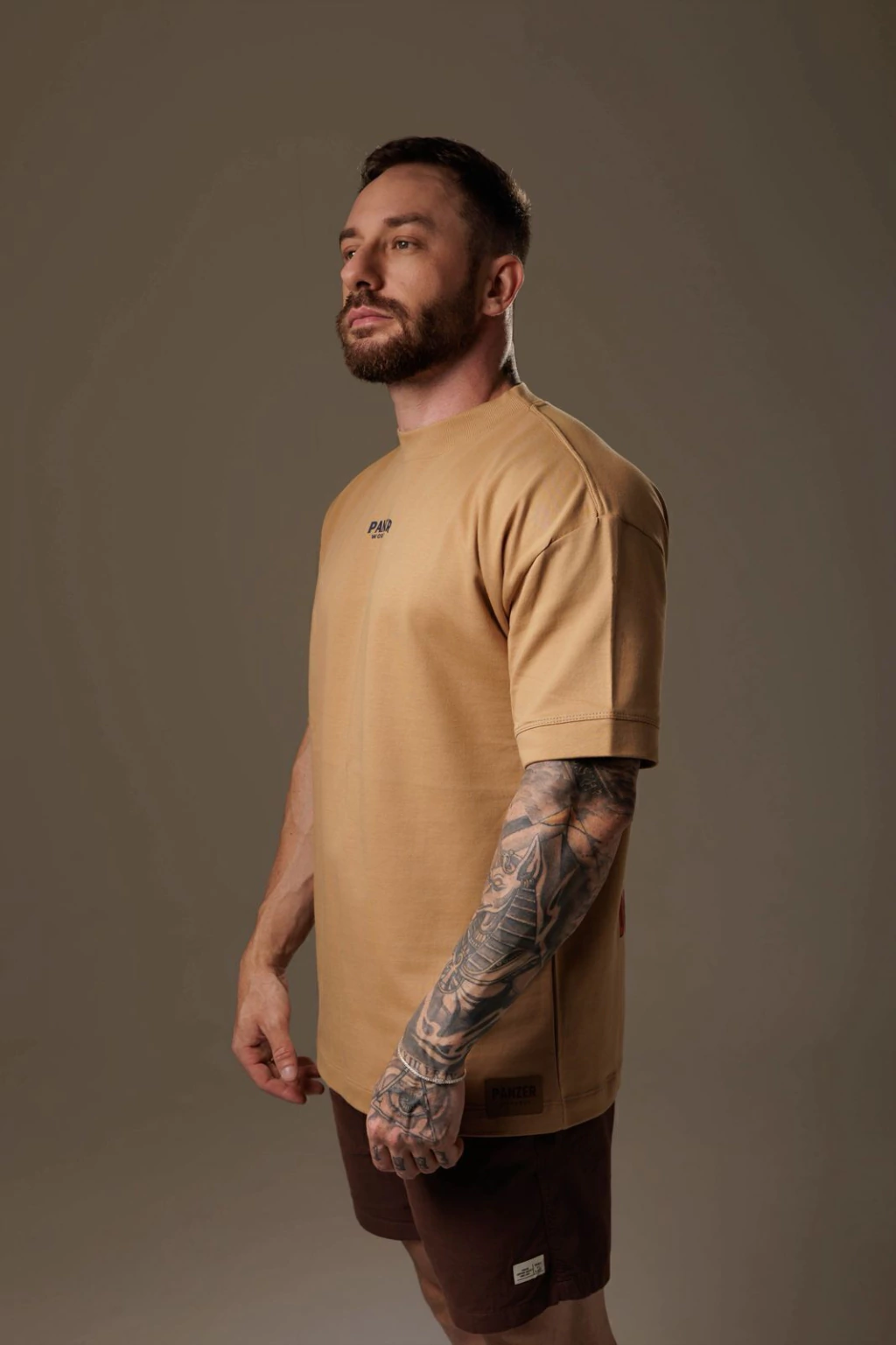 Camiseta Oversized Stay Strong Warrior — outro ângulo
