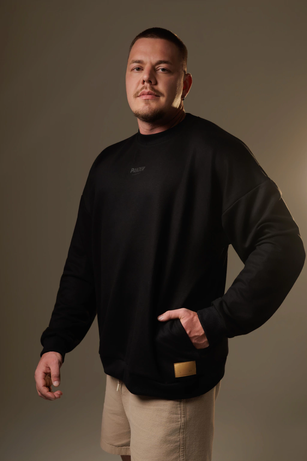 Casaco Moletom Oversized com Bolso Estampado — outro ângulo